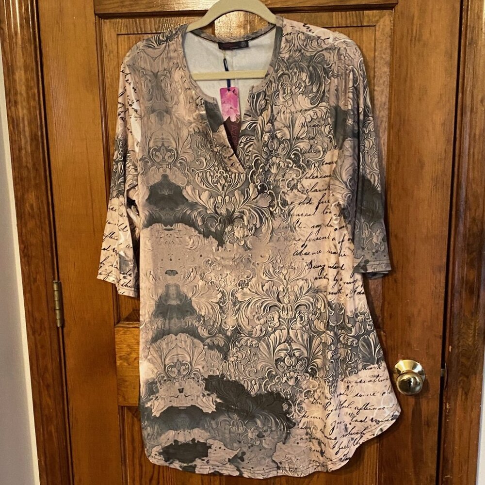 NWT Romantic Vintage-Look Tunic Top (size 1X)